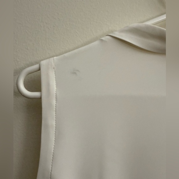 NWOT!-{Alina Mae Maternity Wear}-Size S Maternity-White Sleeveless Work Blouse - Picture 3 of 5